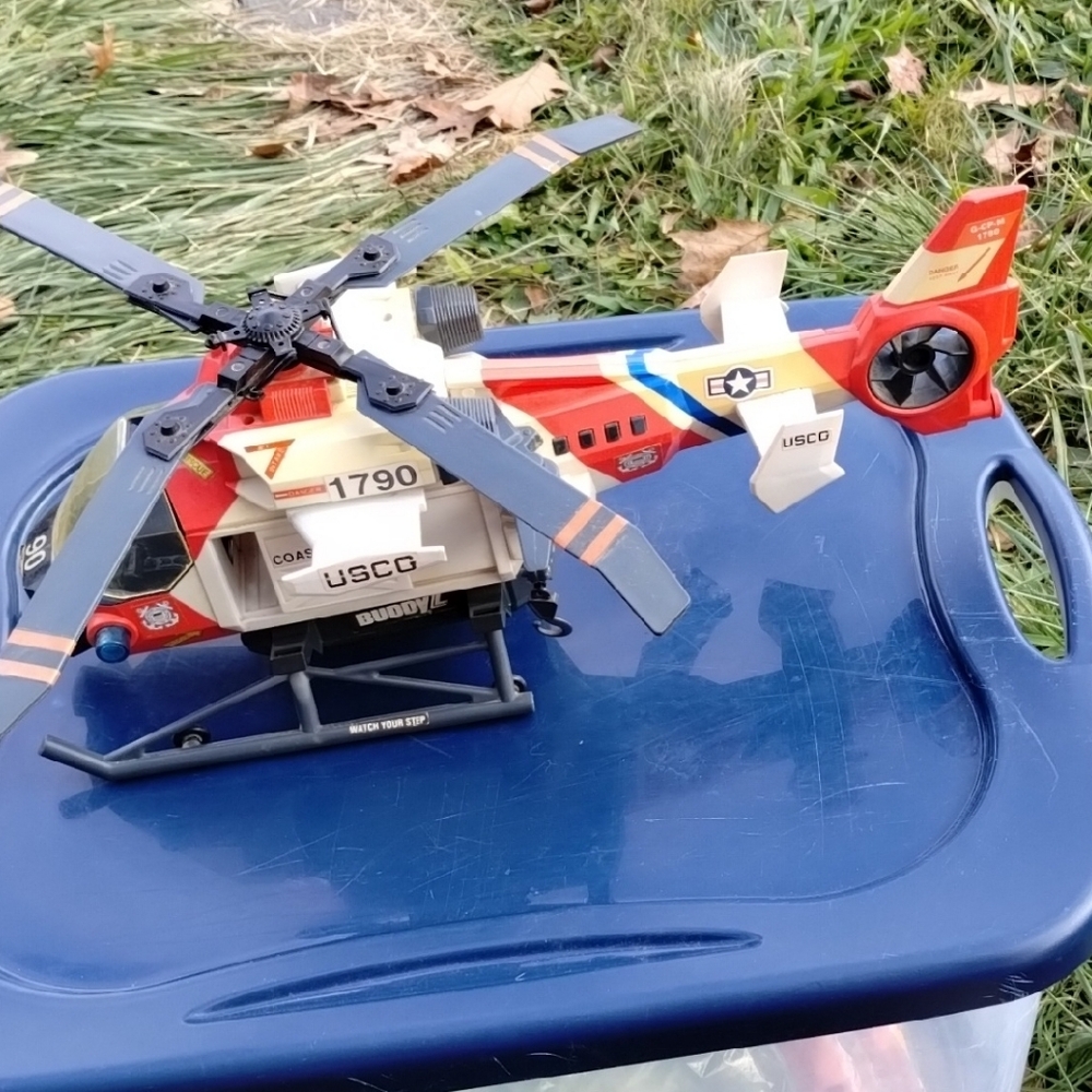 US COAST GUARD 1790 HELICOPTER w Retractable Rotary Blades Elevating Windshield